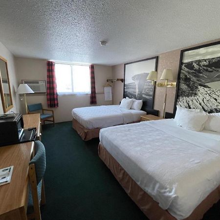 Glendive Lodge Bagian luar foto