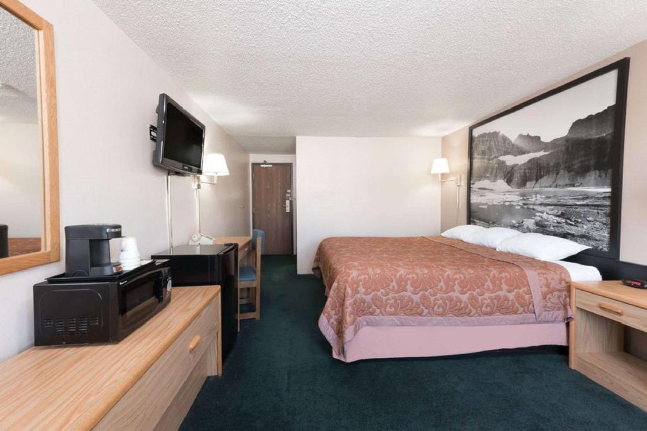Glendive Lodge Bagian luar foto
