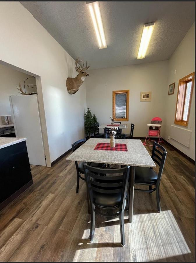 Glendive Lodge Bagian luar foto